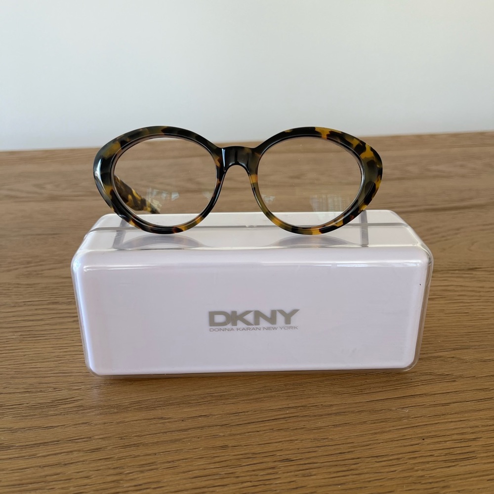 VINTAGE DKNY TORTOISESHELL FRAME